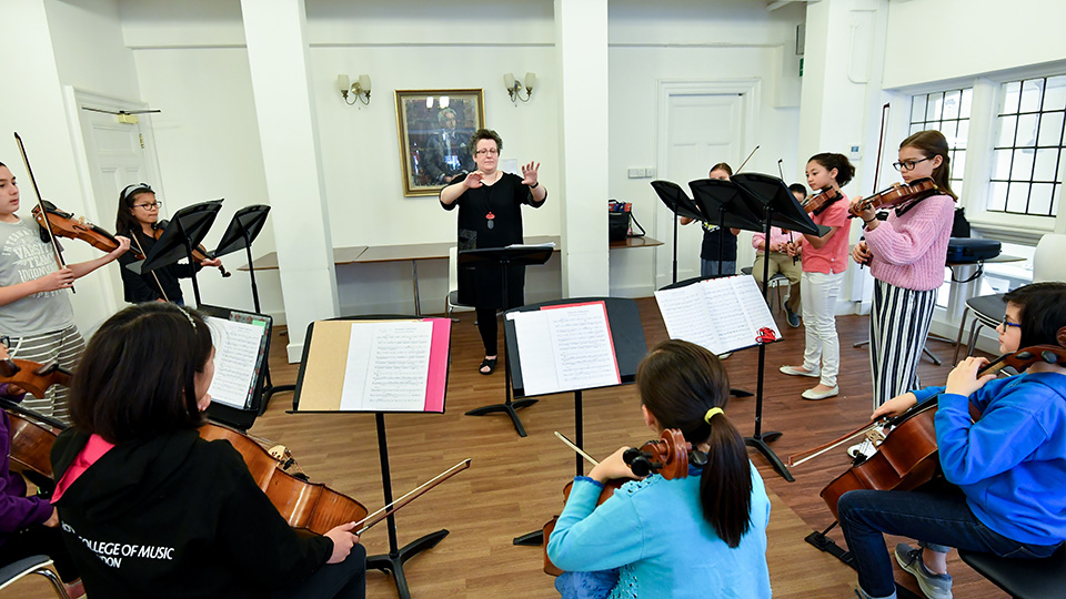 RCMJD ensemble rehearsing with Miranda Francis